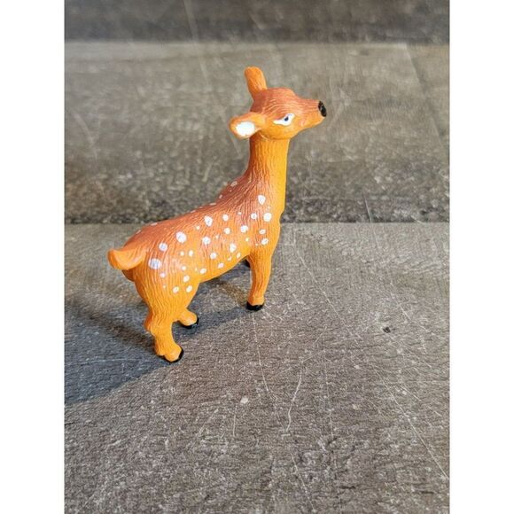 Spotted deer doe forest animal mini figure toy - Picture 2 of 5